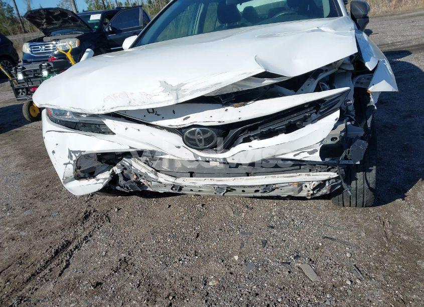 Photo 18 of 2018 Toyota Camry LE (VIN 4T1B11HK7JU100569)