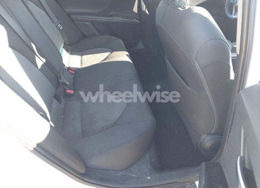 Photo 8 of 2018 Toyota Camry LE (VIN 4T1B11HK7JU100569)