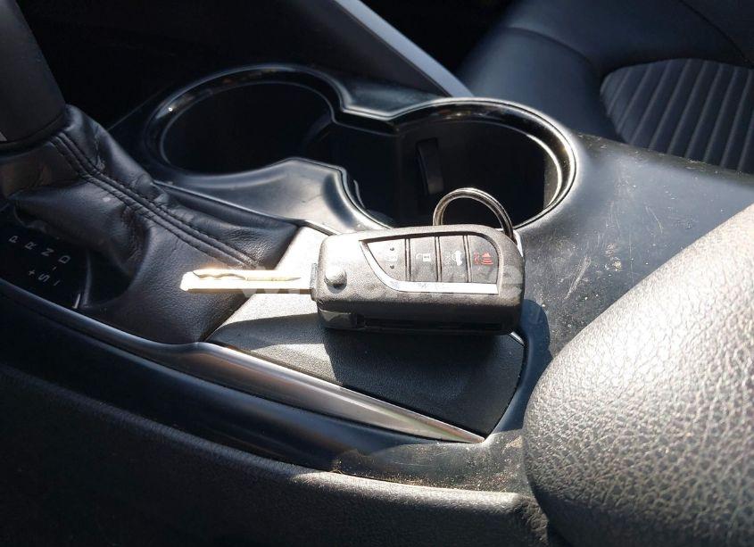 Photo 11 of 2018 Toyota Camry SE (VIN 4T1B11HK7JU101561)