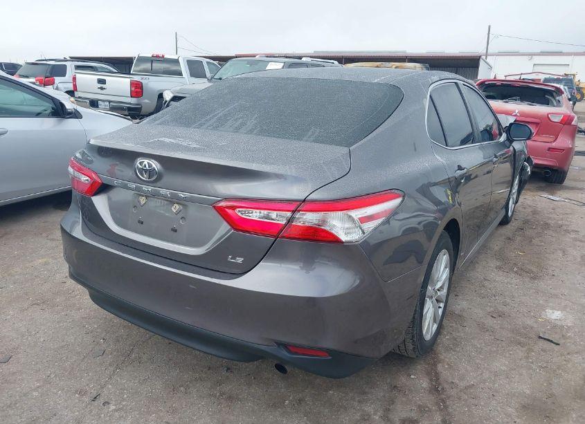 Photo 4 of 2018 Toyota Camry LE (VIN 4T1B11HK7JU109465)