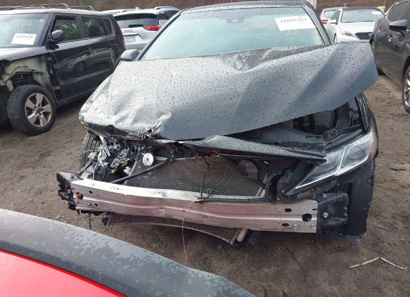 Photo 13 of 2018 Toyota Camry LE (VIN 4T1B11HK7JU110521)