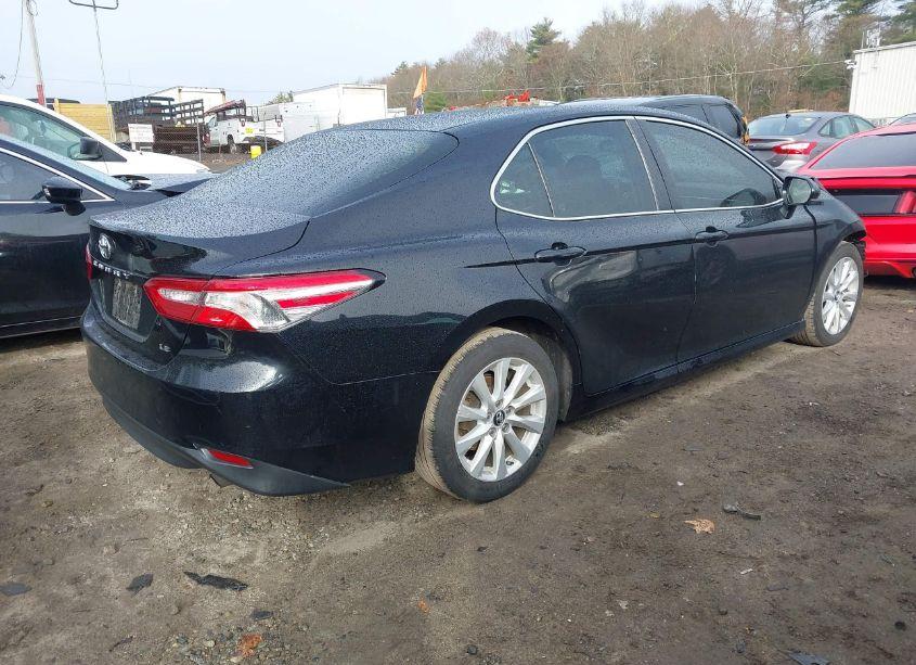 Photo 4 of 2018 Toyota Camry LE (VIN 4T1B11HK7JU110521)