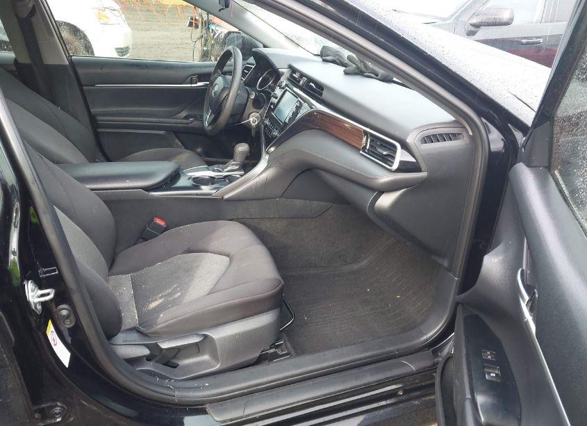 Photo 5 of 2018 Toyota Camry LE (VIN 4T1B11HK7JU110521)