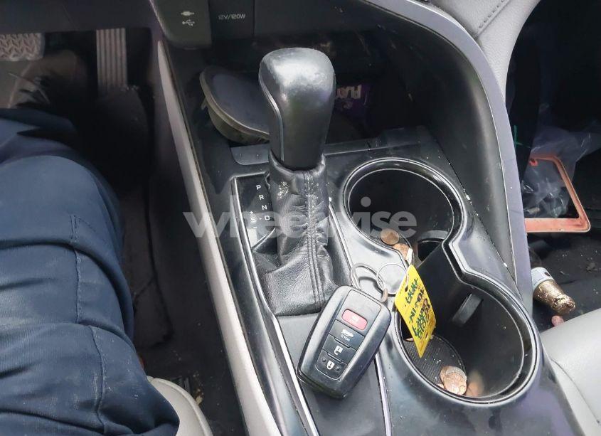 Photo 11 of 2018 Toyota Camry SE (VIN 4T1B11HK7JU111555)