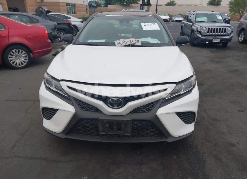 Photo 13 of 2018 Toyota Camry SE (VIN 4T1B11HK7JU111555)