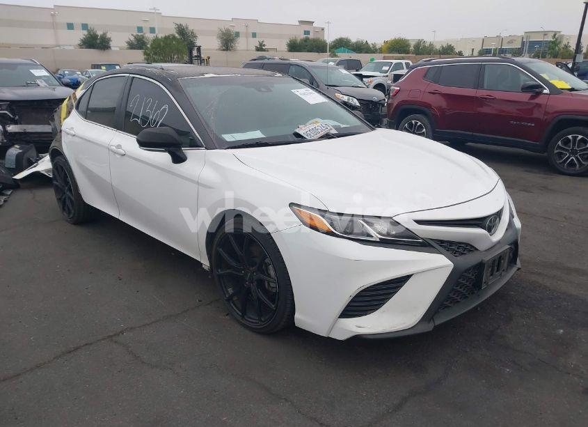 Photo 14 of 2018 Toyota Camry SE (VIN 4T1B11HK7JU111555)