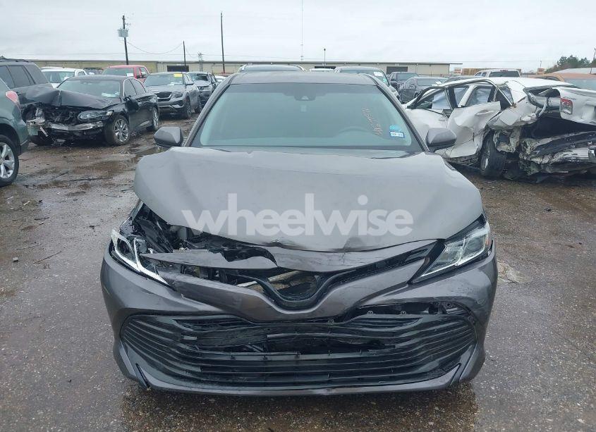 Photo 12 of 2018 Toyota Camry LE (VIN 4T1B11HK7JU147715)