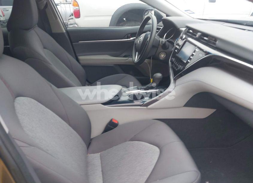 Photo 5 of 2018 Toyota Camry LE (VIN 4T1B11HK7JU147715)