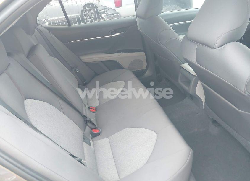 Photo 8 of 2018 Toyota Camry LE (VIN 4T1B11HK7JU147715)