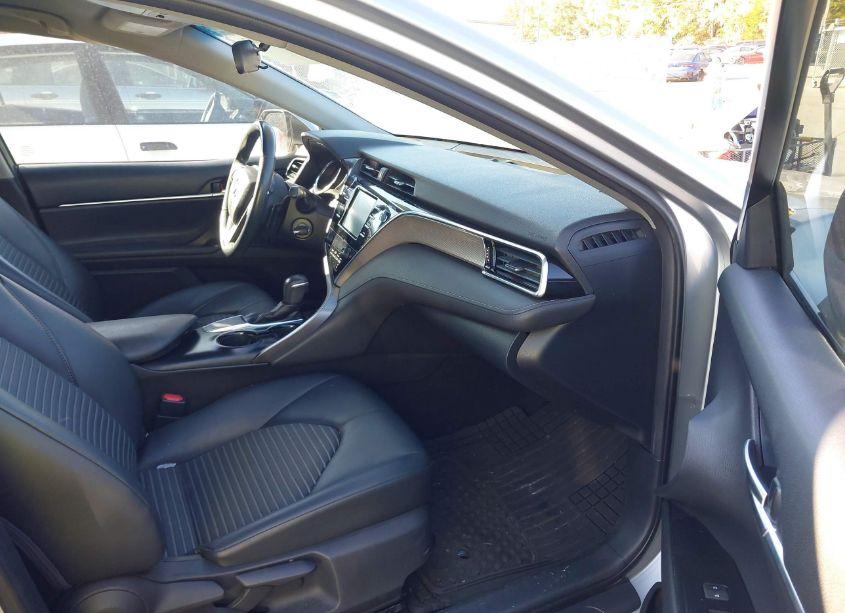 Photo 5 of 2018 Toyota Camry SE (VIN 4T1B11HK7JU154566)