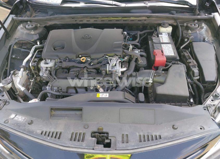 Photo 10 of 2018 Toyota Camry SE (VIN 4T1B11HK7JU517383)