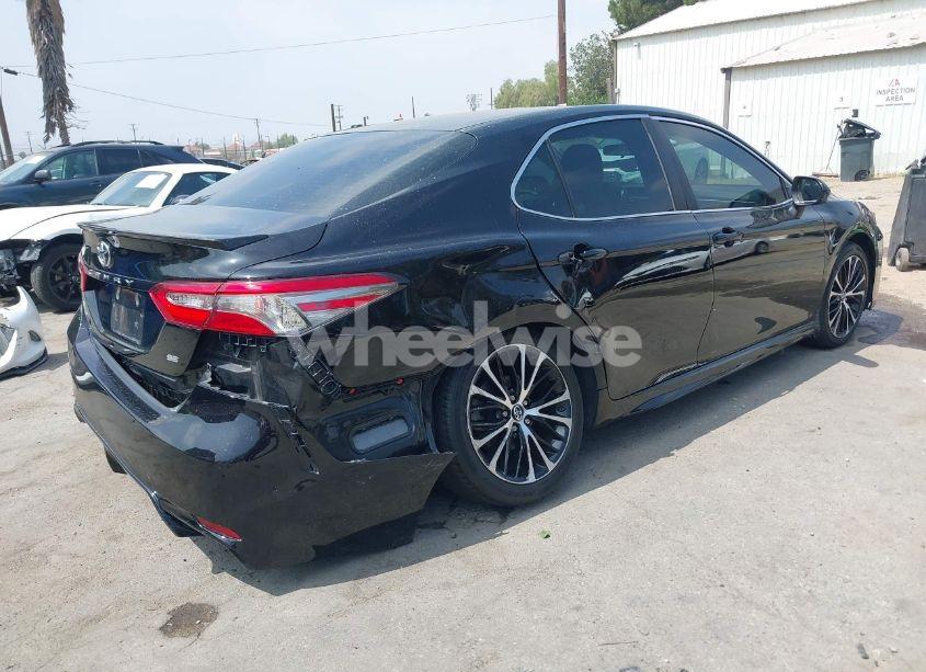 Photo 4 of 2018 Toyota Camry SE (VIN 4T1B11HK7JU517383)