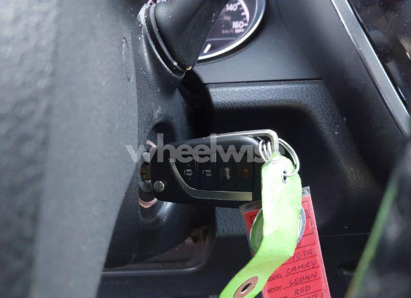 Photo 11 of 2018 Toyota Camry SE (VIN 4T1B11HK7JU530425)