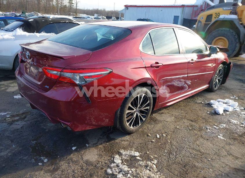Photo 4 of 2018 Toyota Camry SE (VIN 4T1B11HK7JU530425)