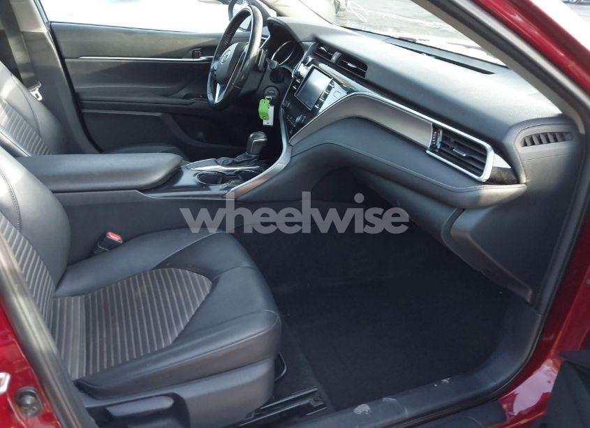 Photo 5 of 2018 Toyota Camry SE (VIN 4T1B11HK7JU530425)