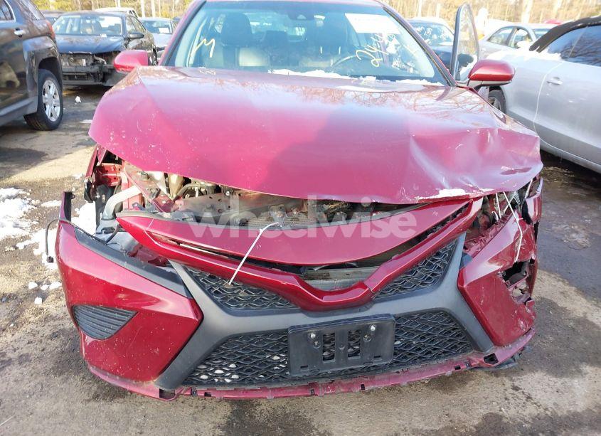 Photo 6 of 2018 Toyota Camry SE (VIN 4T1B11HK7JU530425)