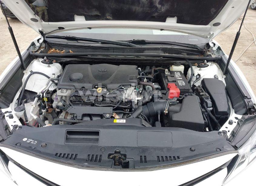 Photo 10 of 2018 Toyota Camry L (VIN 4T1B11HK7JU533177)