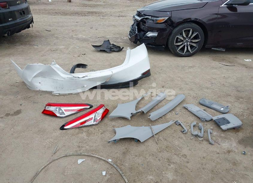 Photo 12 of 2018 Toyota Camry L (VIN 4T1B11HK7JU533177)