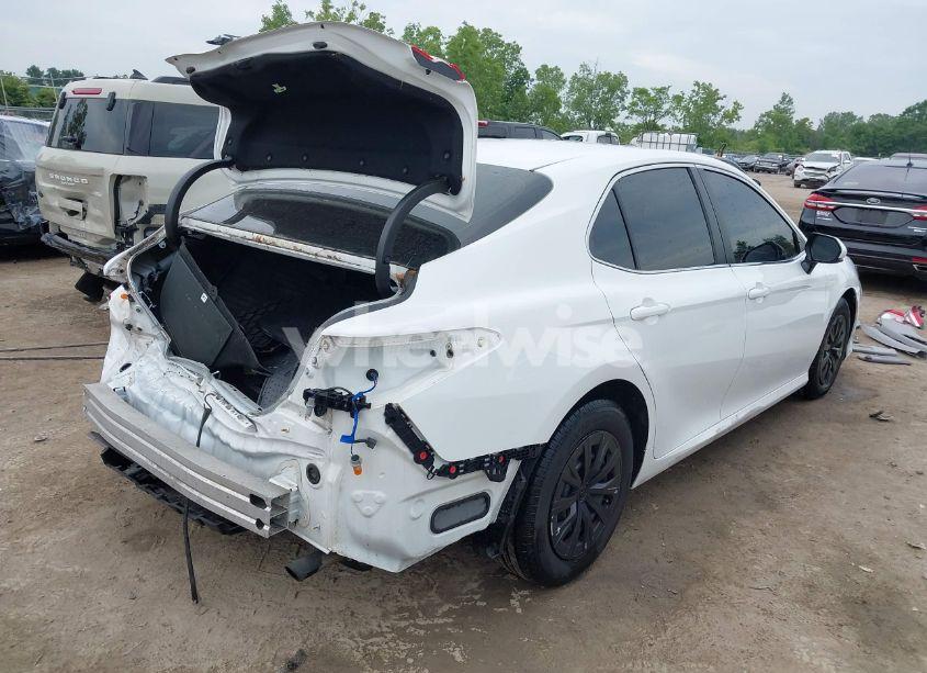 Photo 4 of 2018 Toyota Camry L (VIN 4T1B11HK7JU533177)