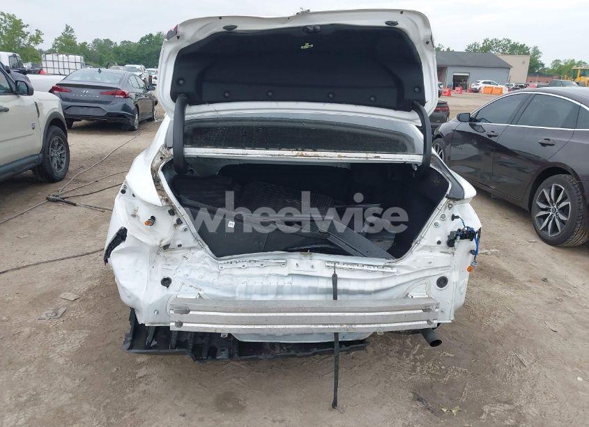 Photo 6 of 2018 Toyota Camry L (VIN 4T1B11HK7JU533177)