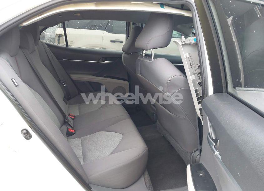 Photo 8 of 2018 Toyota Camry L (VIN 4T1B11HK7JU533177)