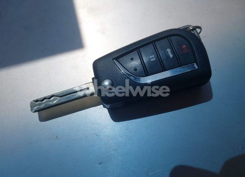 Photo 11 of 2018 Toyota Camry LE (VIN 4T1B11HK7JU535902)