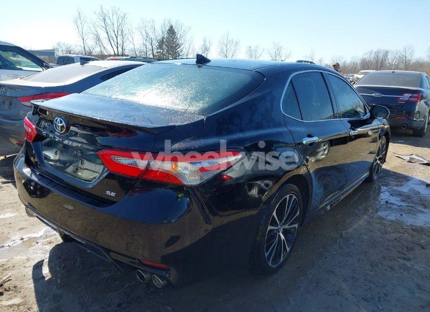 Photo 4 of 2018 Toyota Camry SE (VIN 4T1B11HK7JU545314)