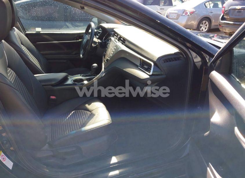 Photo 5 of 2018 Toyota Camry SE (VIN 4T1B11HK7JU545314)