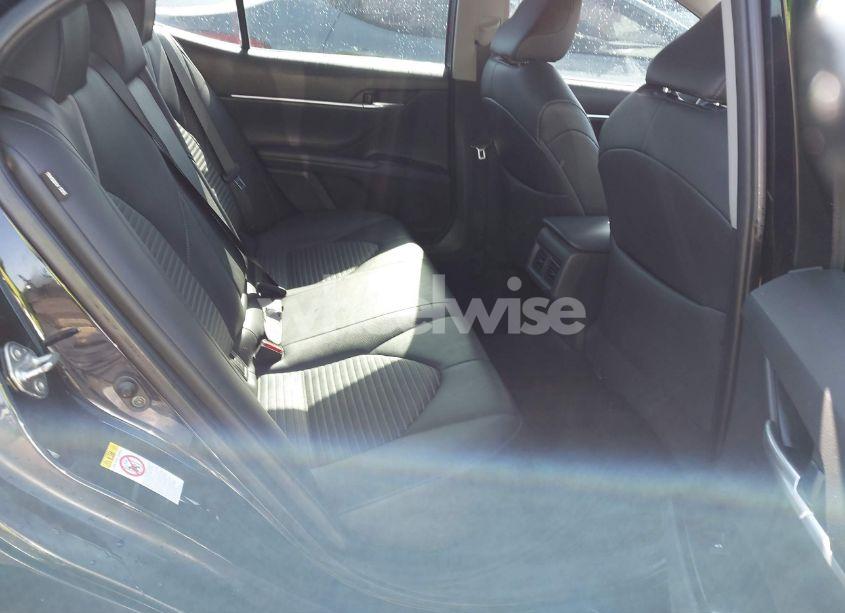 Photo 8 of 2018 Toyota Camry SE (VIN 4T1B11HK7JU545314)