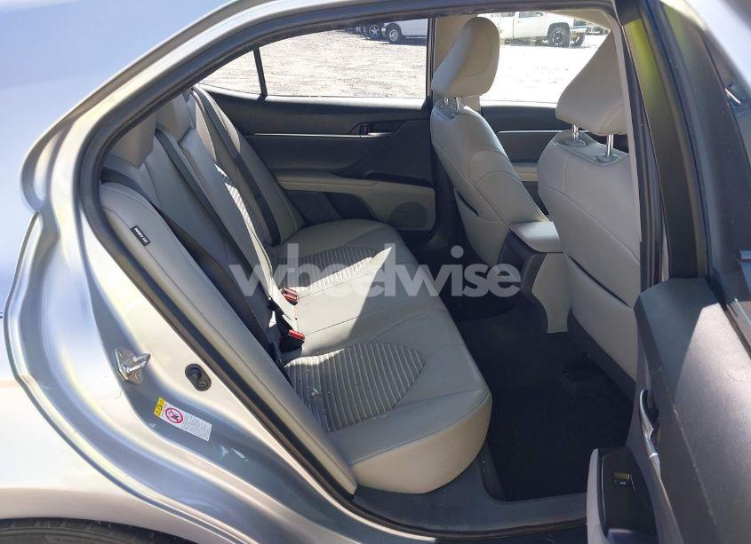 Photo 8 of 2018 Toyota Camry SE (VIN 4T1B11HK7JU556345)