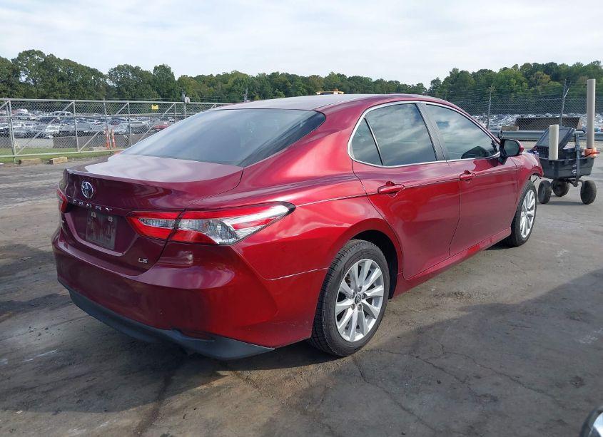 Photo 4 of 2018 Toyota Camry LE (VIN 4T1B11HK7JU588339)