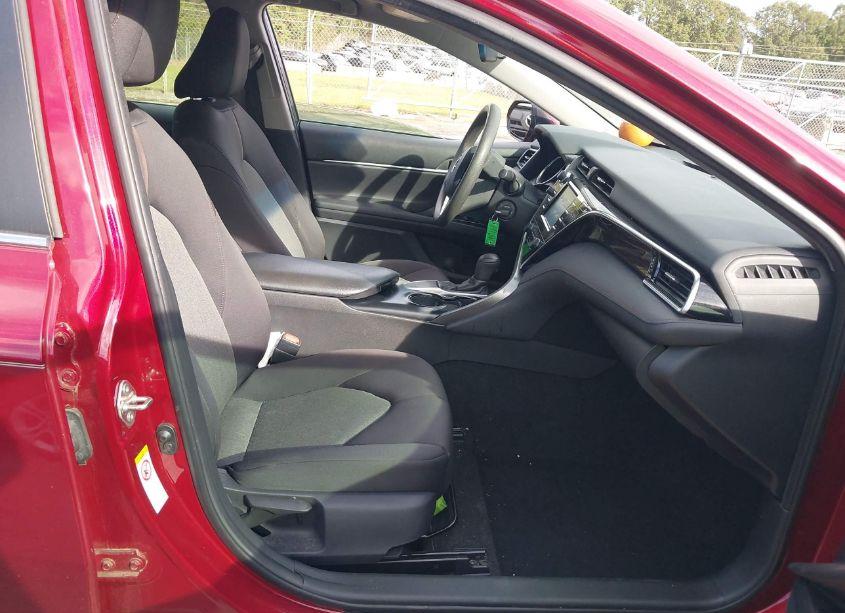 Photo 5 of 2018 Toyota Camry LE (VIN 4T1B11HK7JU588339)