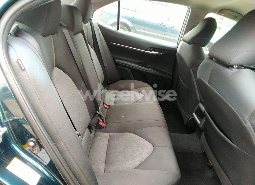 Photo 8 of 2018 Toyota Camry LE (VIN 4T1B11HK7JU588342)