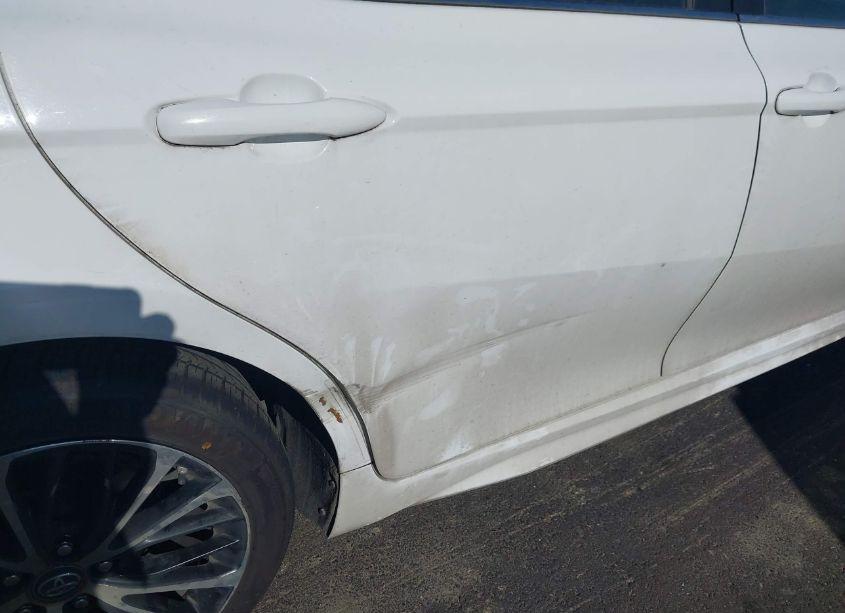 Photo 17 of 2018 Toyota Camry SE (VIN 4T1B11HK7JU589538)