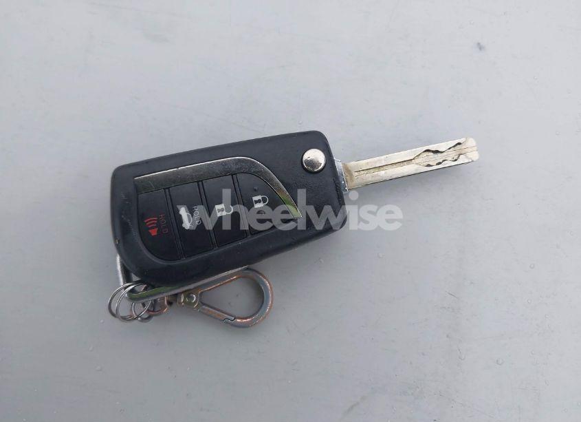 Photo 11 of 2018 Toyota Camry SE (VIN 4T1B11HK7JU593489)