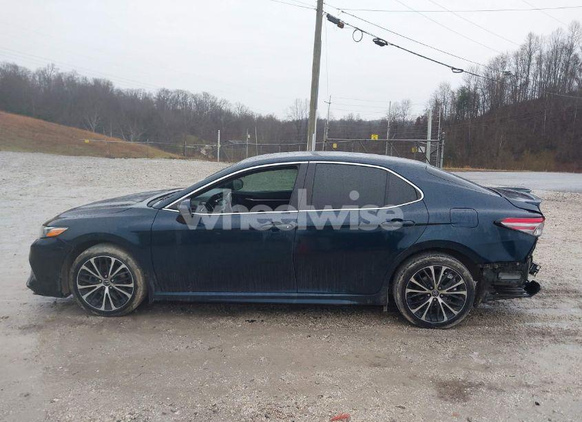 Photo 14 of 2018 Toyota Camry SE (VIN 4T1B11HK7JU593489)