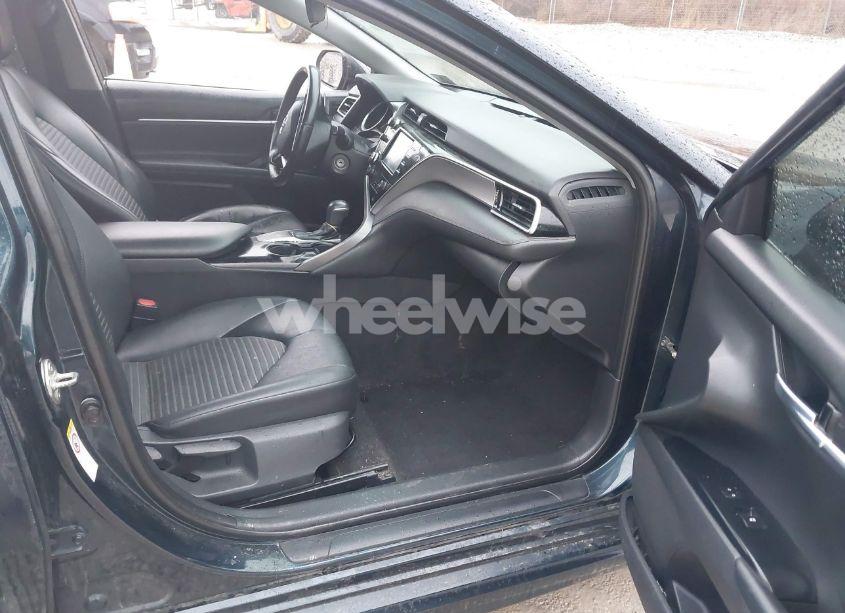 Photo 5 of 2018 Toyota Camry SE (VIN 4T1B11HK7JU593489)