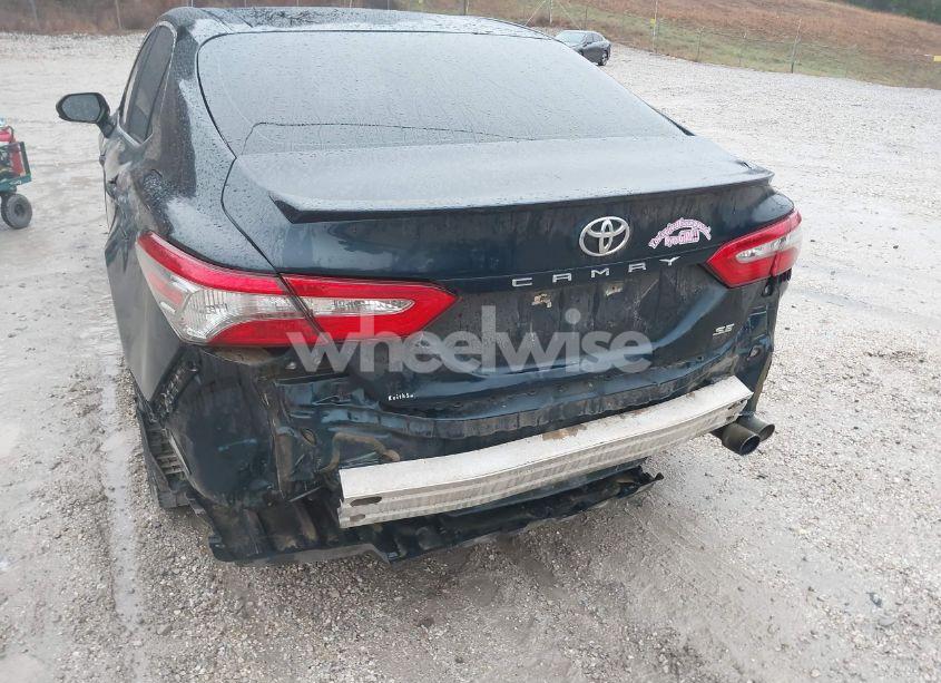 Photo 6 of 2018 Toyota Camry SE (VIN 4T1B11HK7JU593489)