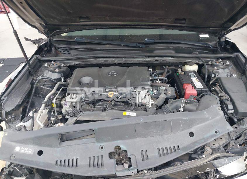 Photo 10 of 2018 Toyota Camry LE (VIN 4T1B11HK7JU605267)