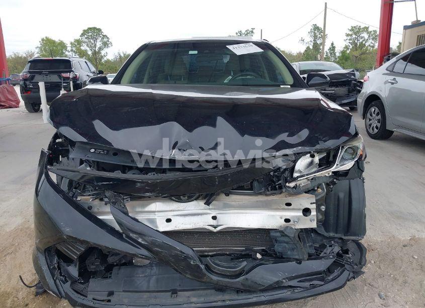 Photo 12 of 2018 Toyota Camry LE (VIN 4T1B11HK7JU605267)