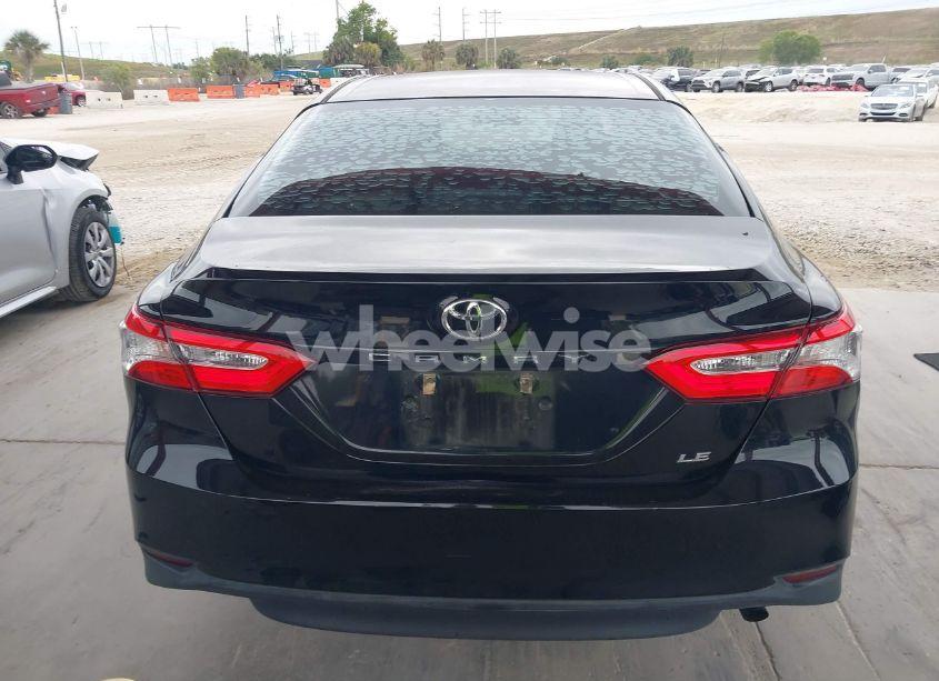 Photo 16 of 2018 Toyota Camry LE (VIN 4T1B11HK7JU605267)