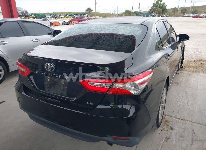 Photo 4 of 2018 Toyota Camry LE (VIN 4T1B11HK7JU605267)