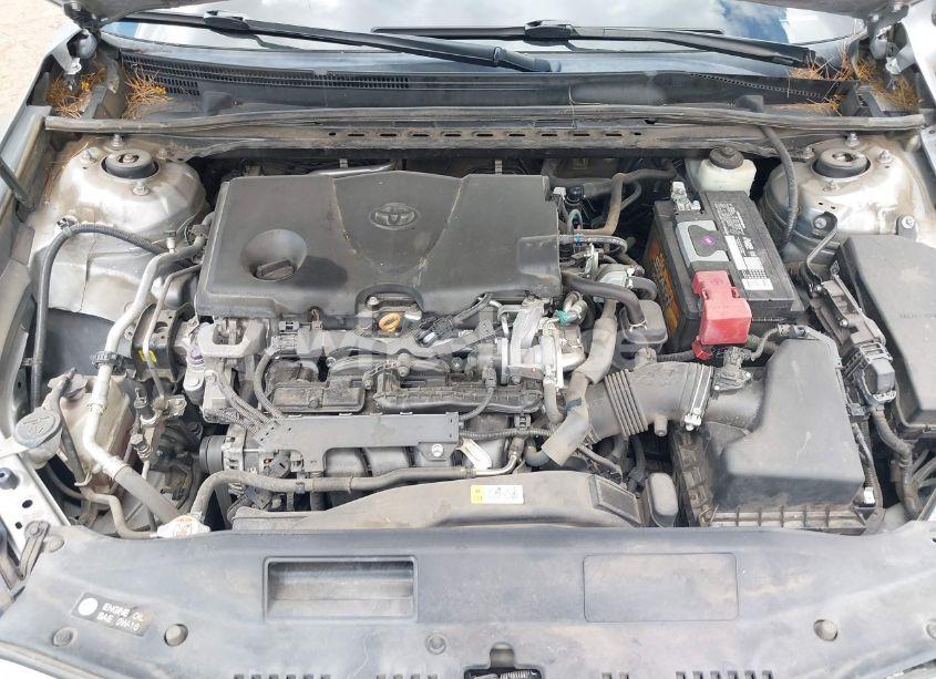 Photo 10 of 2018 Toyota Camry LE (VIN 4T1B11HK7JU609402)