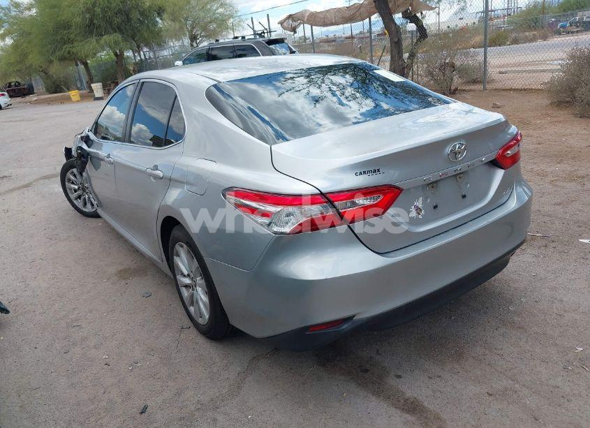 Photo 3 of 2018 Toyota Camry LE (VIN 4T1B11HK7JU609402)