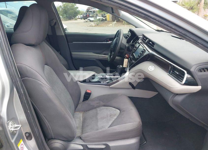 Photo 5 of 2018 Toyota Camry LE (VIN 4T1B11HK7JU609402)