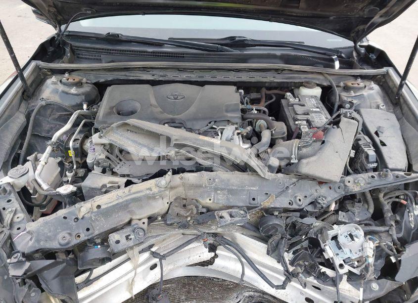 Photo 10 of 2018 Toyota Camry LE (VIN 4T1B11HK7JU613241)