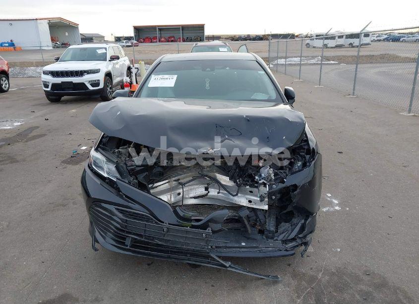 Photo 12 of 2018 Toyota Camry LE (VIN 4T1B11HK7JU613241)