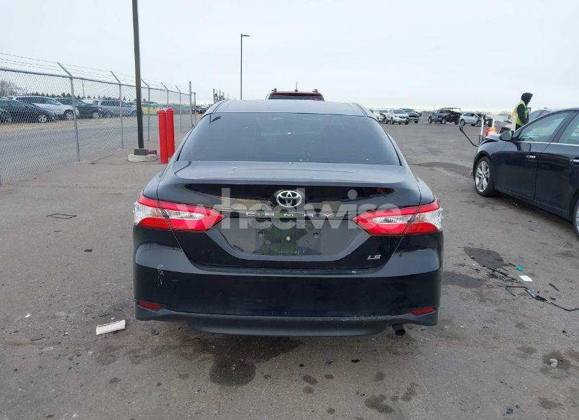 Photo 16 of 2018 Toyota Camry LE (VIN 4T1B11HK7JU613241)