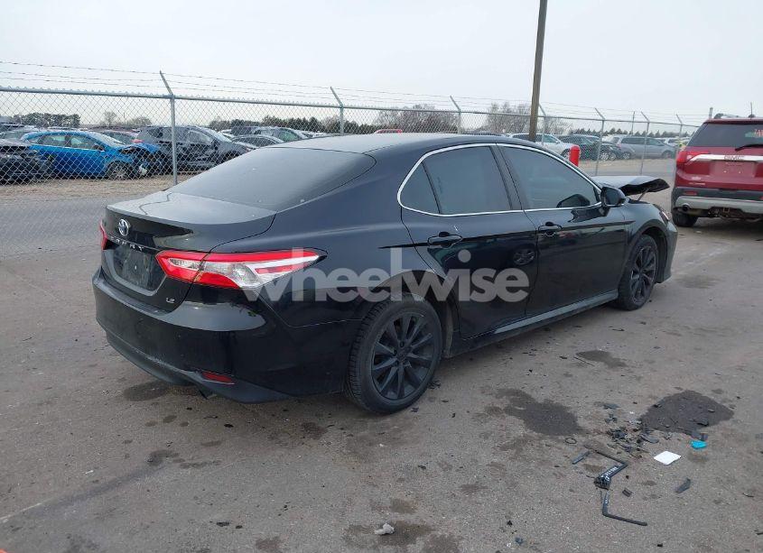 Photo 4 of 2018 Toyota Camry LE (VIN 4T1B11HK7JU613241)