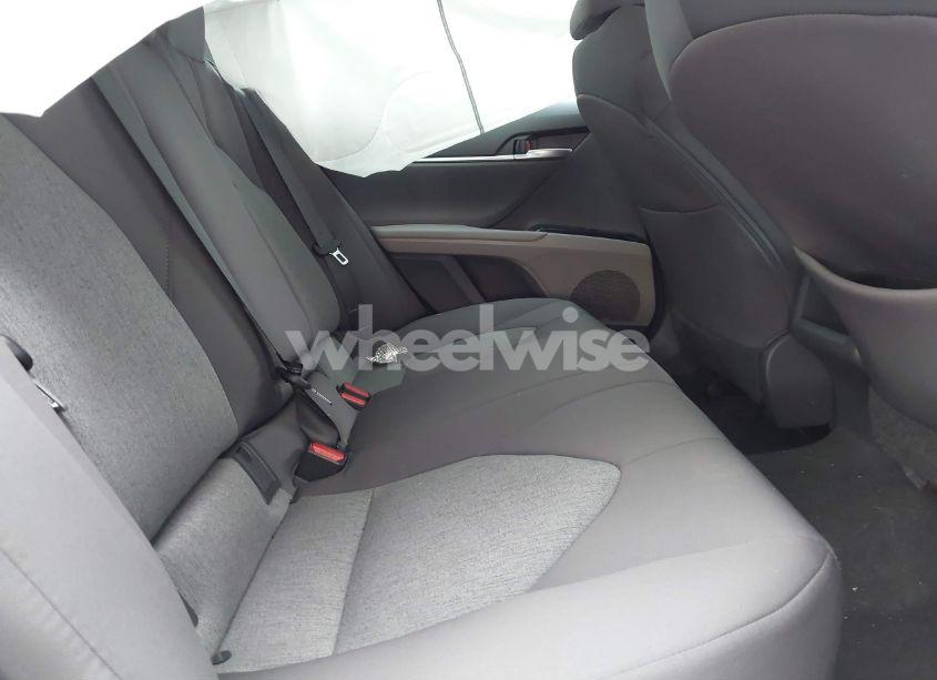 Photo 8 of 2018 Toyota Camry LE (VIN 4T1B11HK7JU613241)